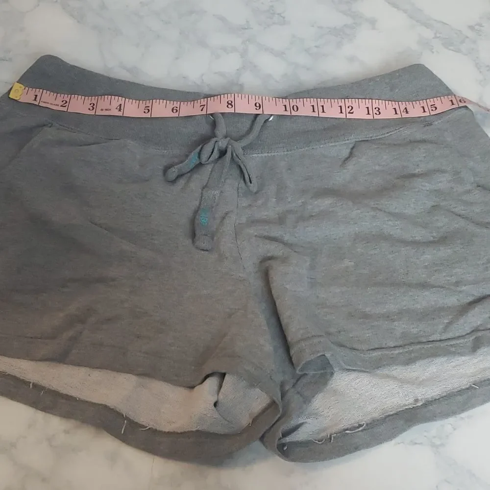 Reebok  Shorts‎